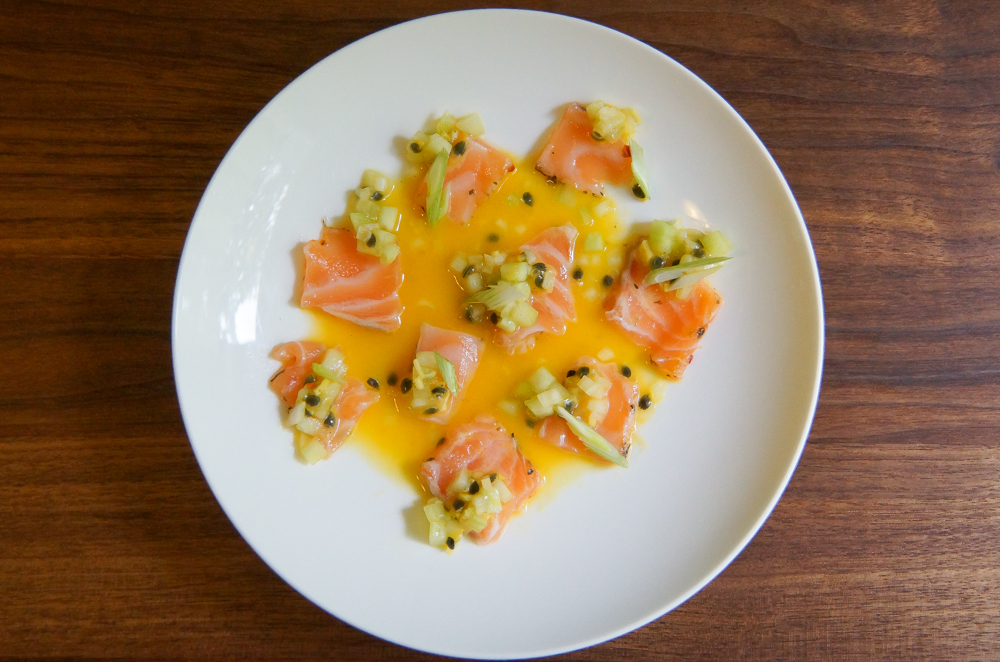 Wildlachs mit Passionsfrucht und Gurke