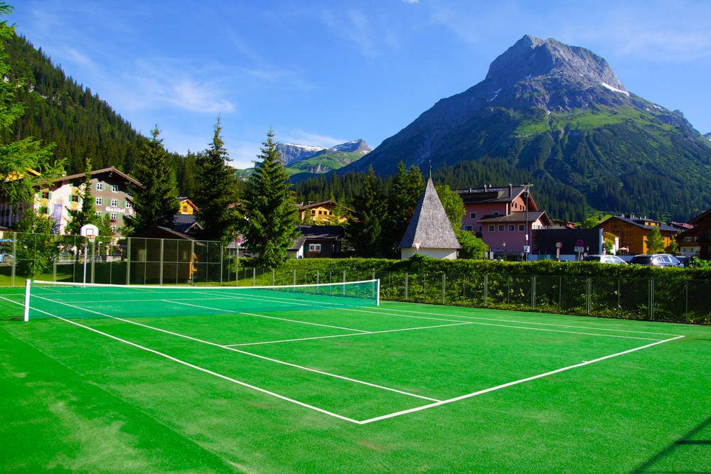 Hotel Arlberg in Lech - Tennisplatz