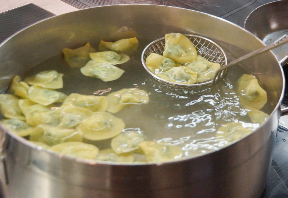 Tiroler Schlutzkrapfen 2 Minuten köcheln lassen