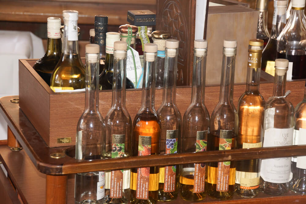 BARGA Restaurant - gut bestückte Bar