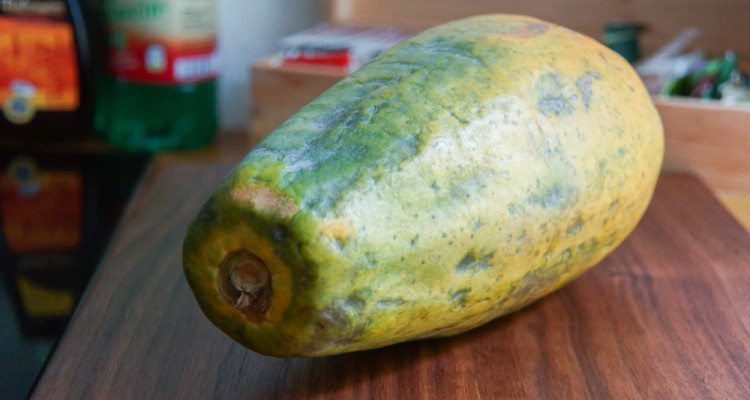 Papaya zubereiten - Die ganze Papaya