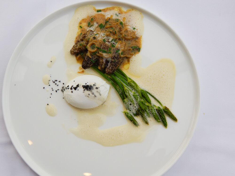 Rugard's Gourmet - Grüner Spargel Mit Morcheln und pochiertem Ei