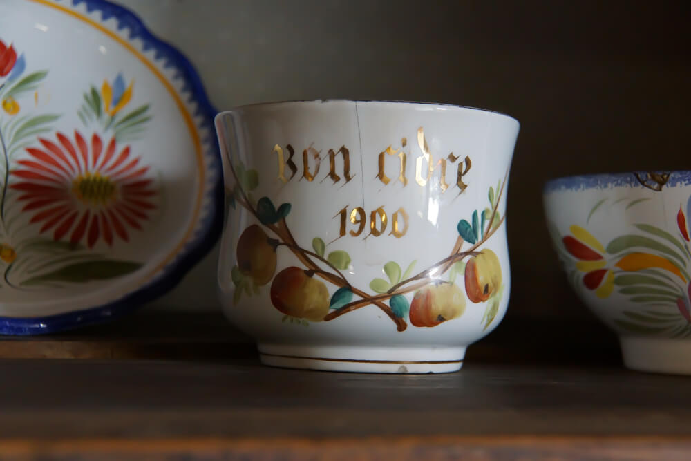 Alte Tasse für den Genuss von Cidre