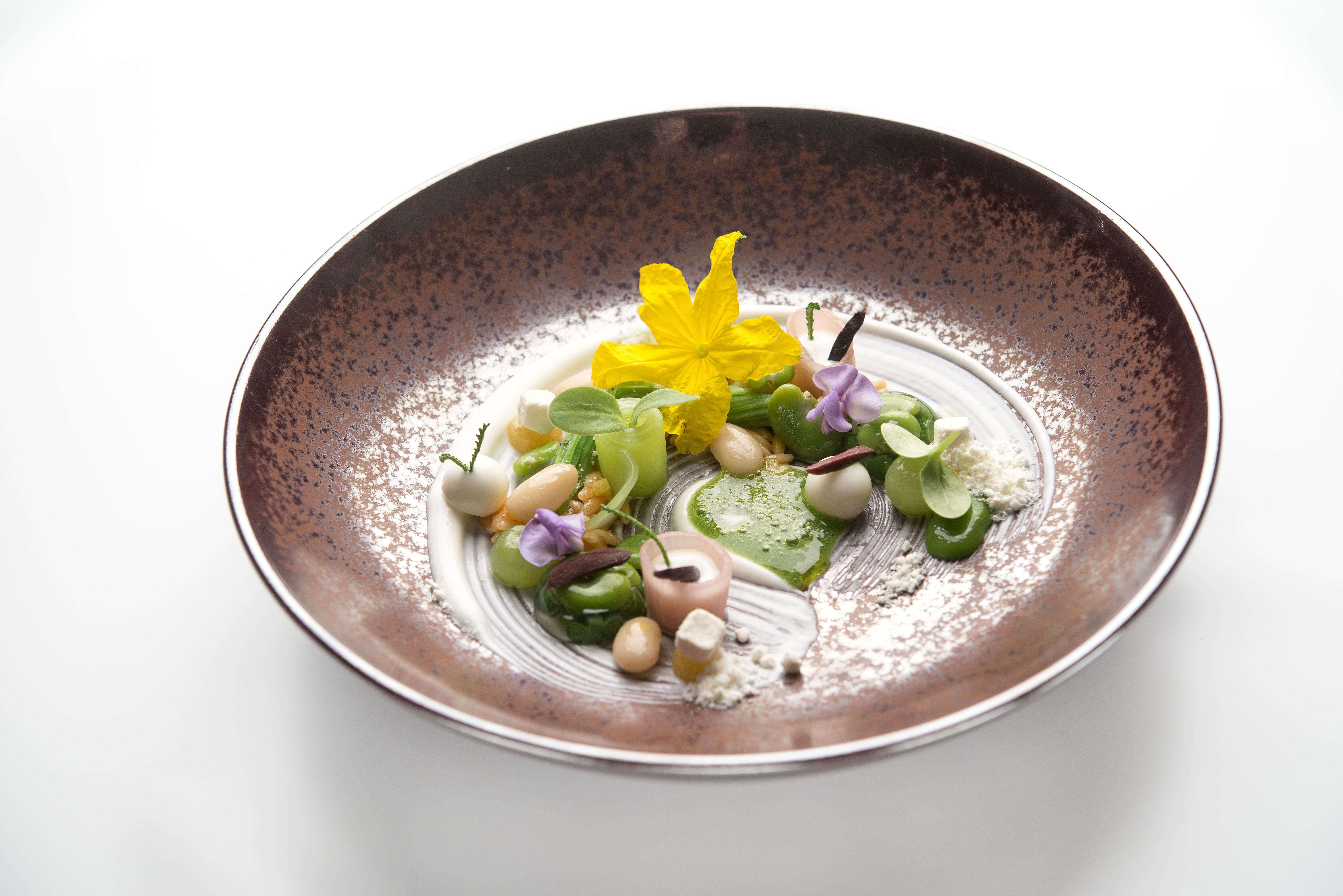 Bauernsalat - Bohnen - Schafskäse - Oliven - Gurke-min