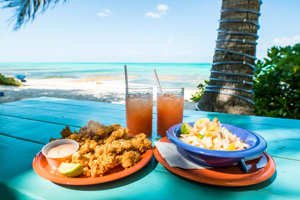 Conchsalat und frittierte Conch