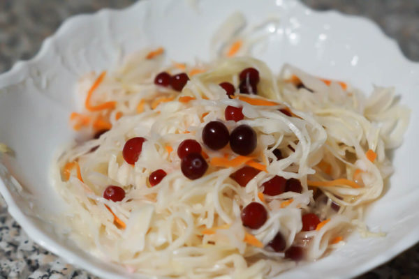 Russisches Sauerkraut mit Cranberries - Leichtes gesundes Rezept