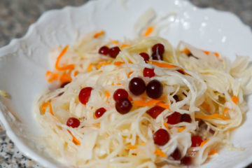 Russisches Sauerkraut mit Cranberries