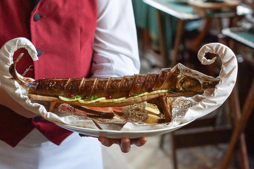 Café Pushkin, Moskau - Sterlet Fisch im Ganzen gegart