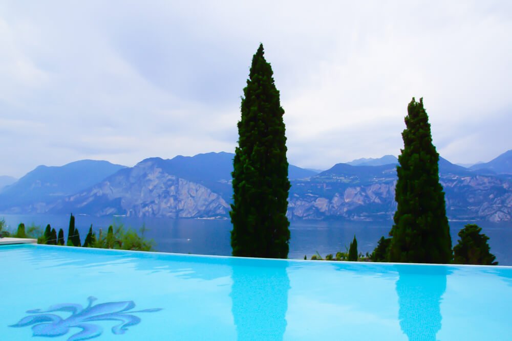 Hotel Bellevue San Lorenzo Malcesine - Pool mit Aussicht