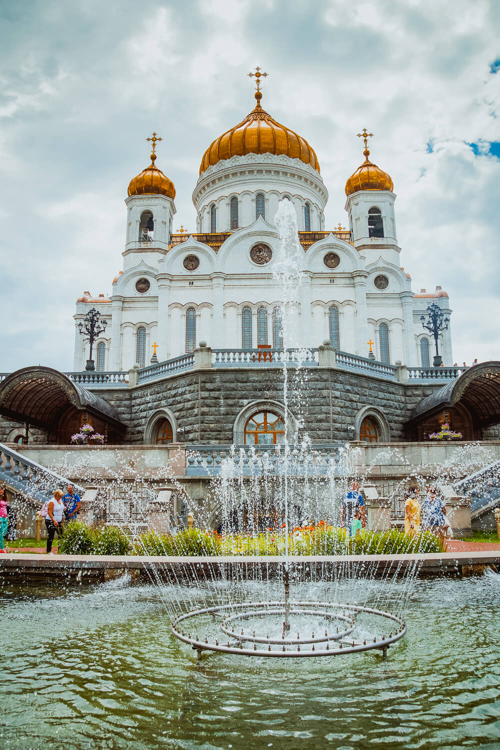 Moskau - Christ Erlöser Kathedrale mit Springbrunnen