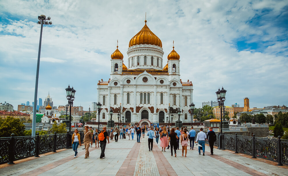 Moskau - Christ Erlöser Kathedrale von der Brücke über die Newa