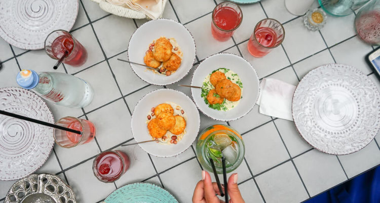 Chveni Restaurant Tiflis - Vorspeisen und Getränke