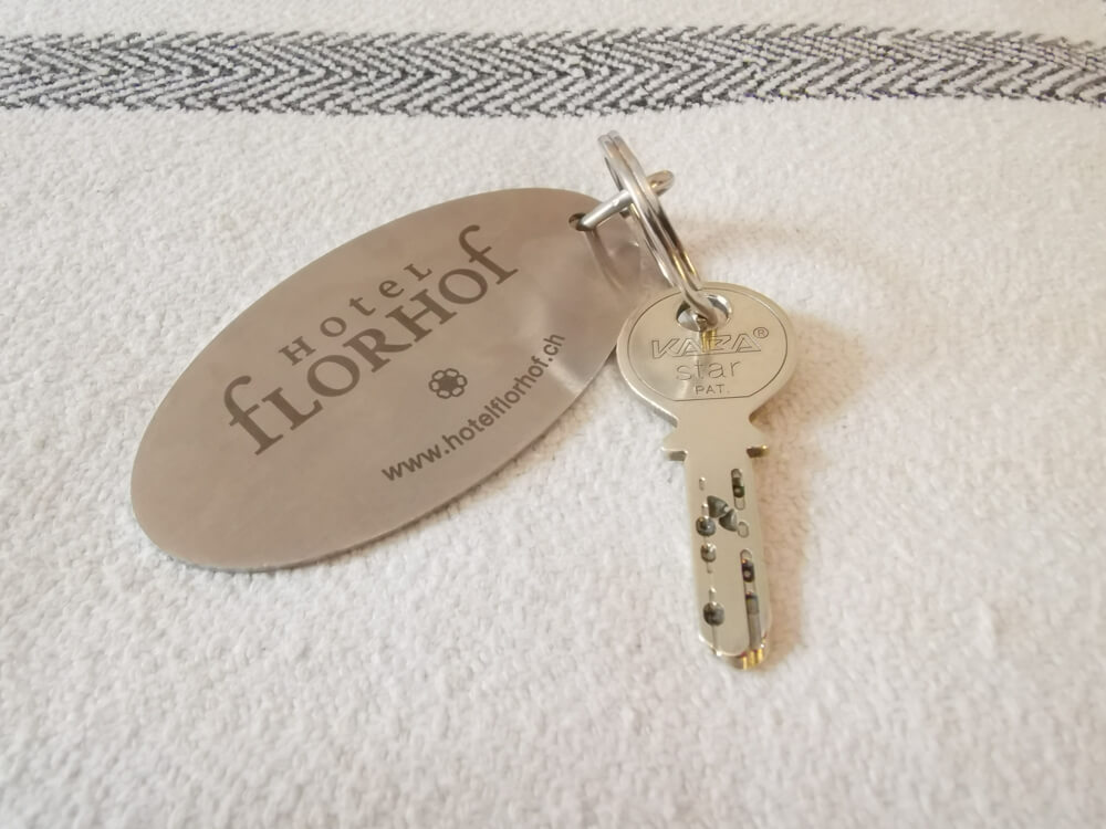 Hotel Florhof, Zürich - Schlüssel auf dem Bett