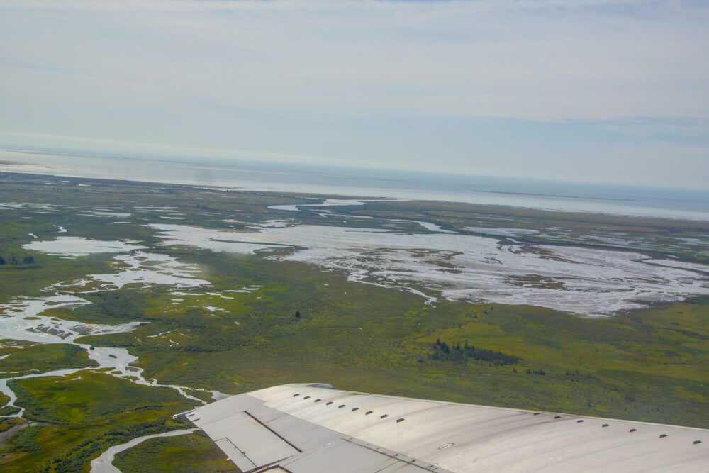 Kodiak, Alaska USA - Flug über Seen und Flüsse