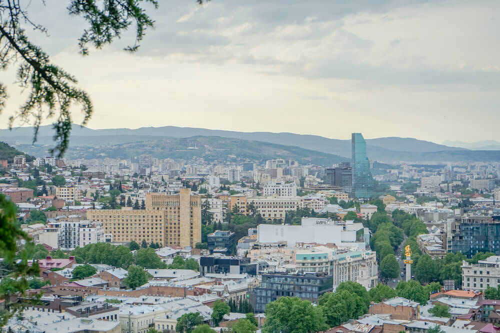 Mutter Georgiens - Mother of Georgia - Aussicht auf Tiflis