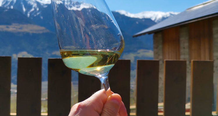 Restaurant Wiedenplatzerkeller, Naturns - Weißwein mit Aussicht