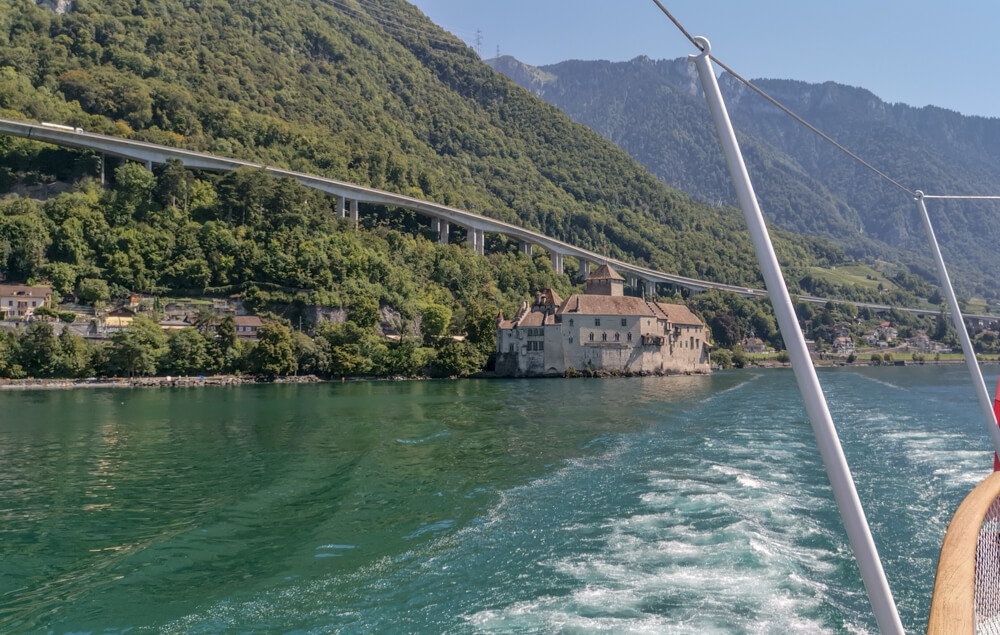 Schloss Chillon vom Genfersee aus