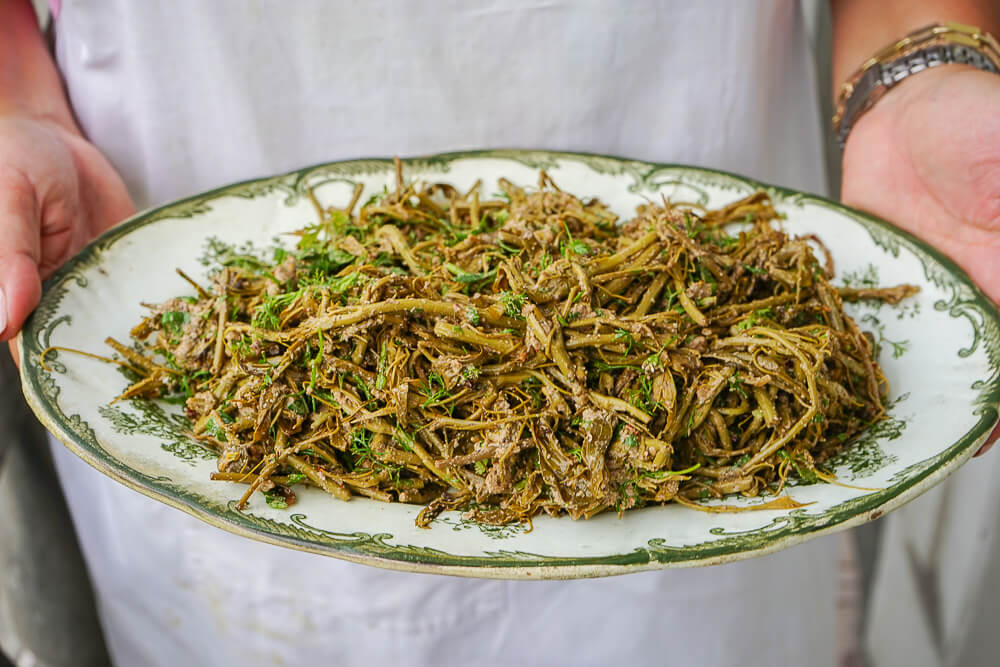 Supra Zeremonie, Georgien - Salat mit Walnusspaste