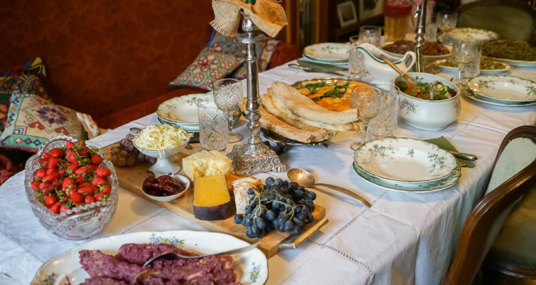 Supra Zeremonie, Georgien - geschmackvolle Tafel