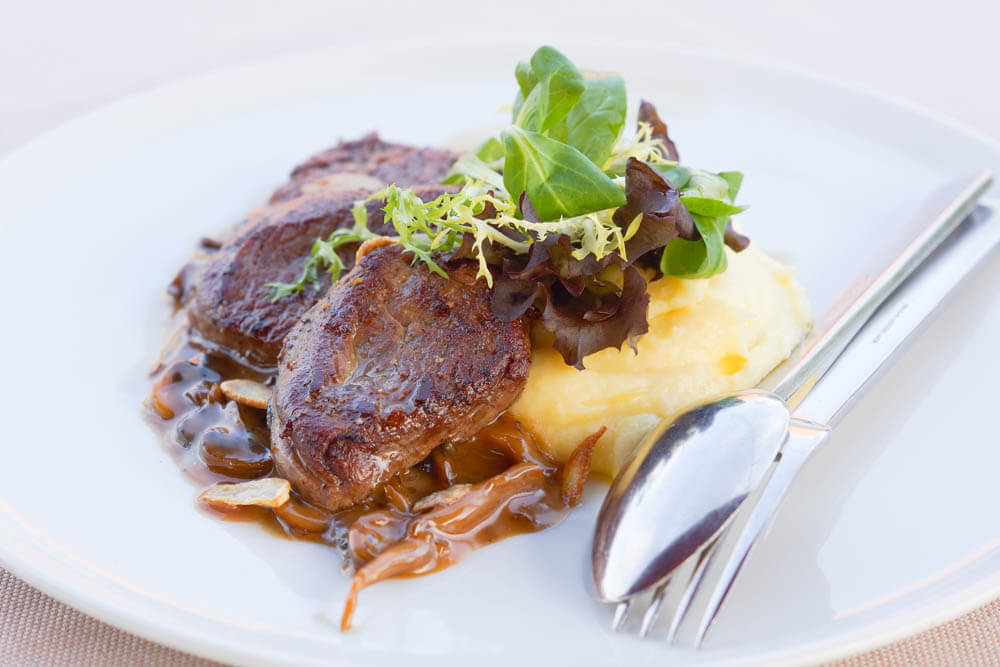 Chayka Restaurant, St. Petersburg - Filetstreifen, Demi Glace und Püree