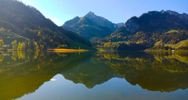 Schwarzsee Fribourg Region mit Bergwelt