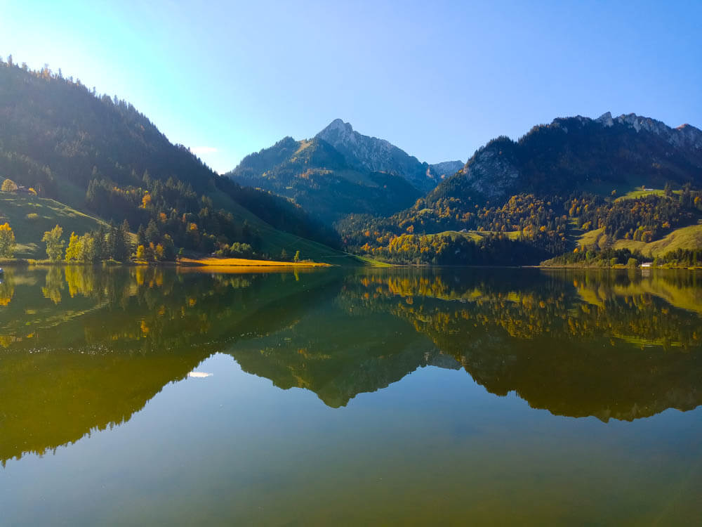 Schwarzsee Fribourg Region mit Bergwelt