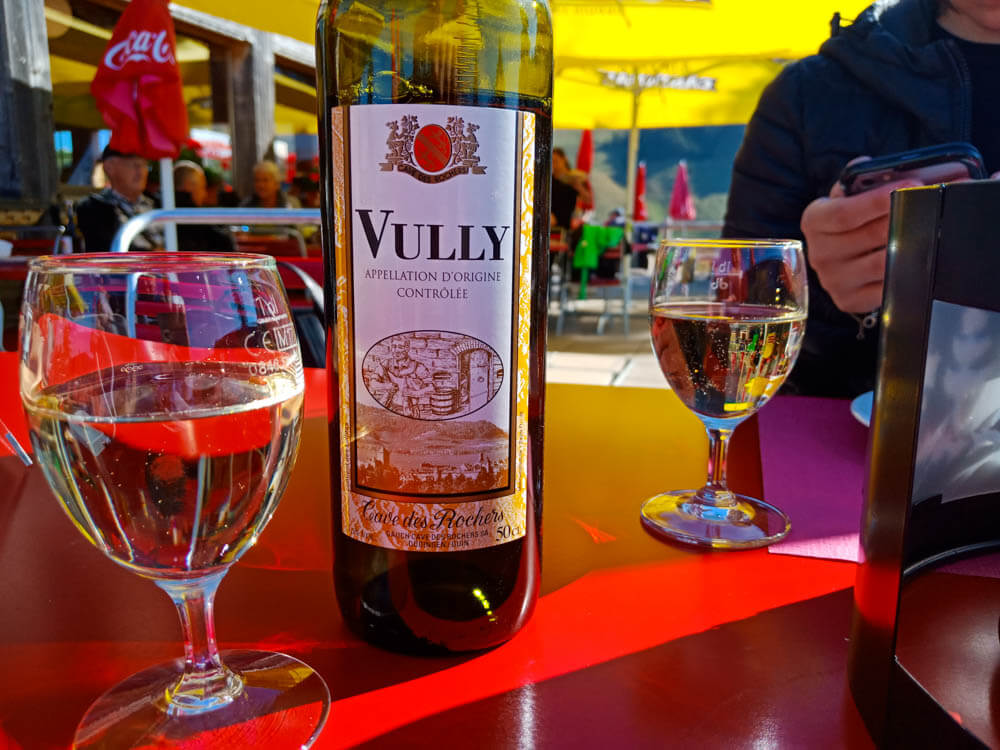 Wein aus dem Vully genießen