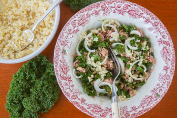 Grünkohl-Salat mit Thunfisch und Bulgur