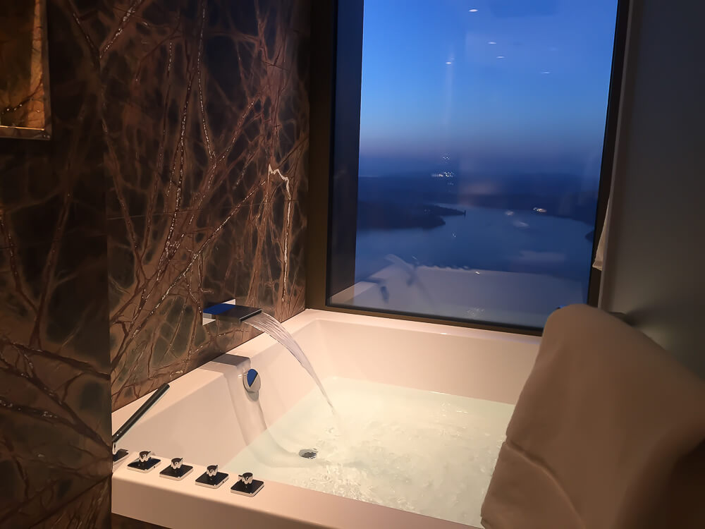 Bürgenstock Hotel - Wannenbad mit Aussicht