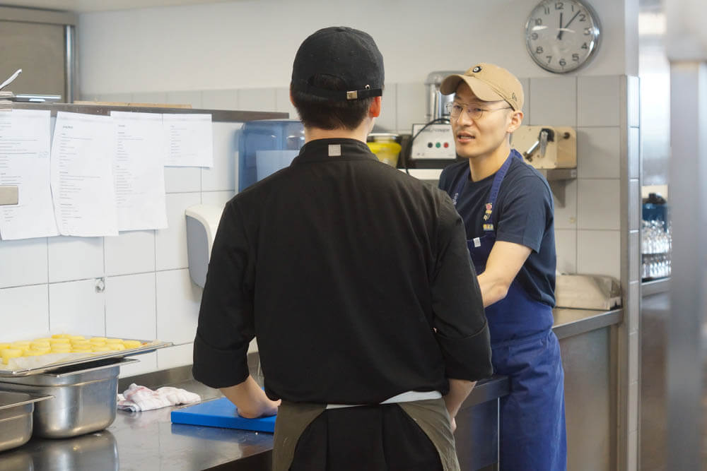 Mingoo Kang in der Küche