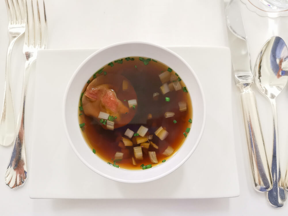 Waldhaus Sils Chefs Table - Rinder Kraftbrühe