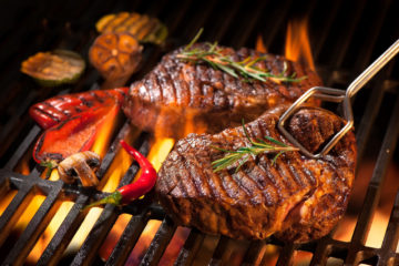 Grillen auf dem Holzkohlegrill