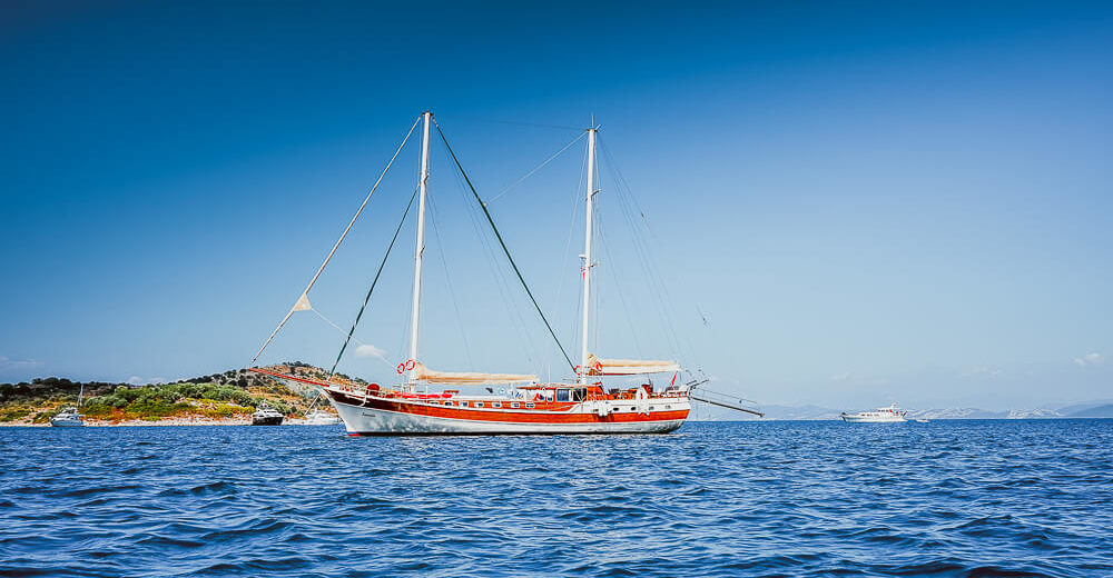 SCIC Sailing - Nemesis Segelboot für 16 Personen