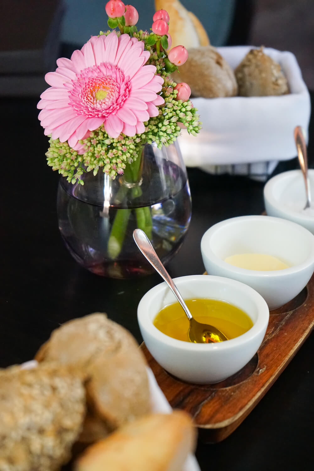 Esplanade Restaurant Saarbrücken - Brot, Butter, Salz