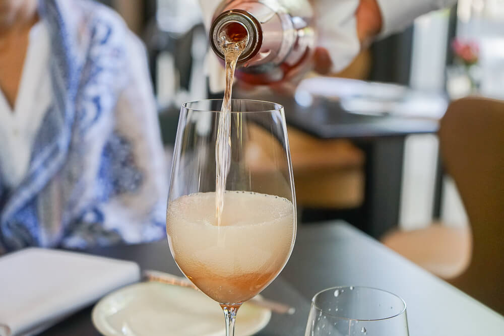 Esplanade Restaurant Saarbrücken - Champager zum Einstieg