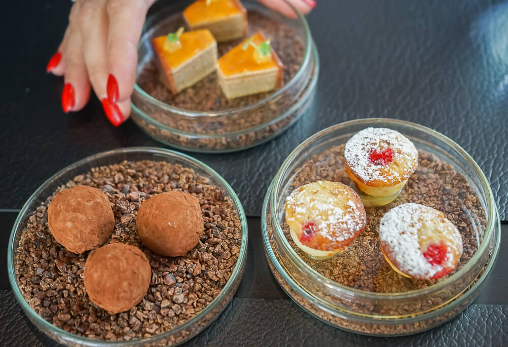 Esplanade Restaurant Saarbrücken - Petit four alles