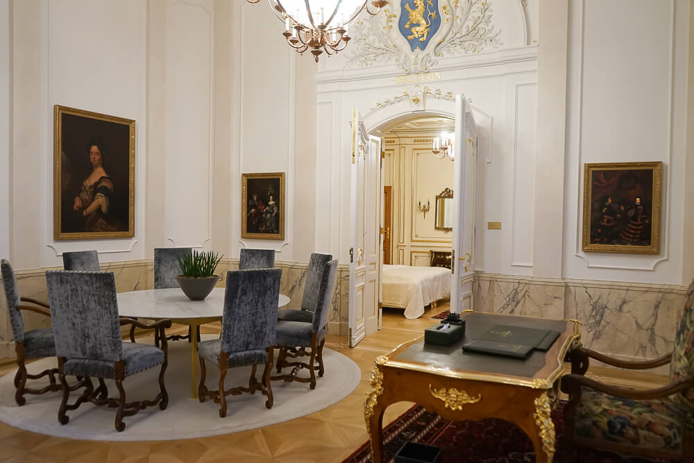Derag Livinghotel De Medici - Fürstensuite Wohnzimmer
