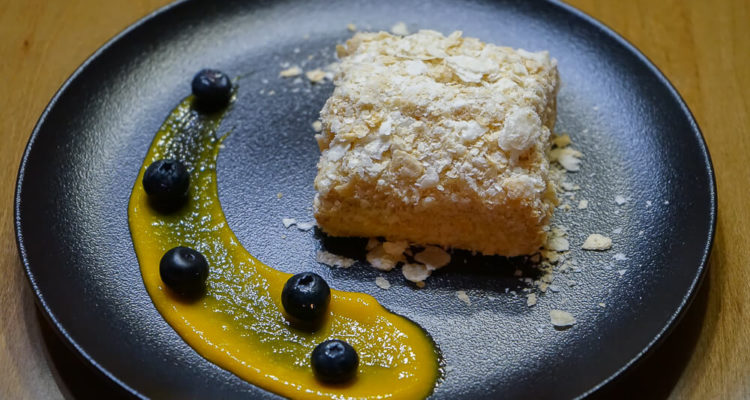 Po tihomu Gastrobar, Sochi - fluffiger Kuchen