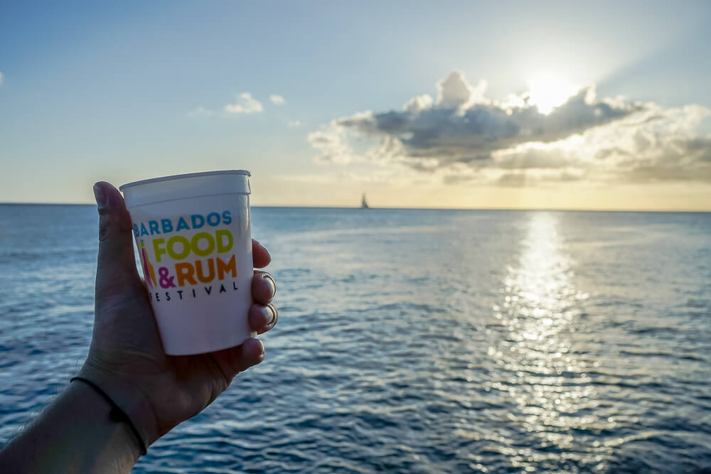Food & Rum Festival Barbados - Food Truck Mashup - Sonnenuntergang genießen
