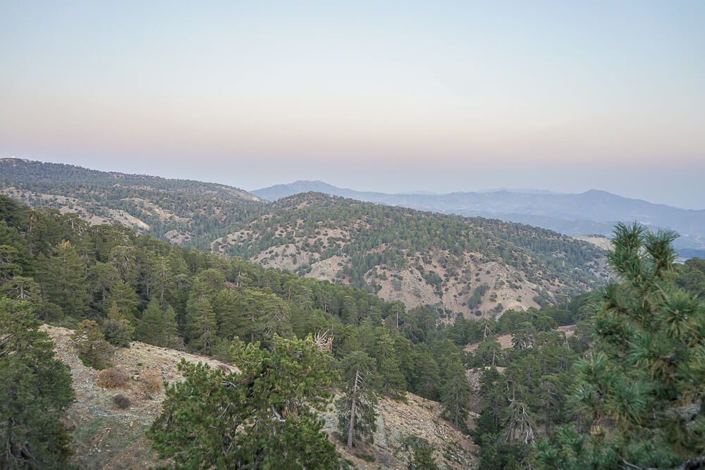 Tsiakkas Weingut Zypern - Blick über das imposante Troodos Gebirge