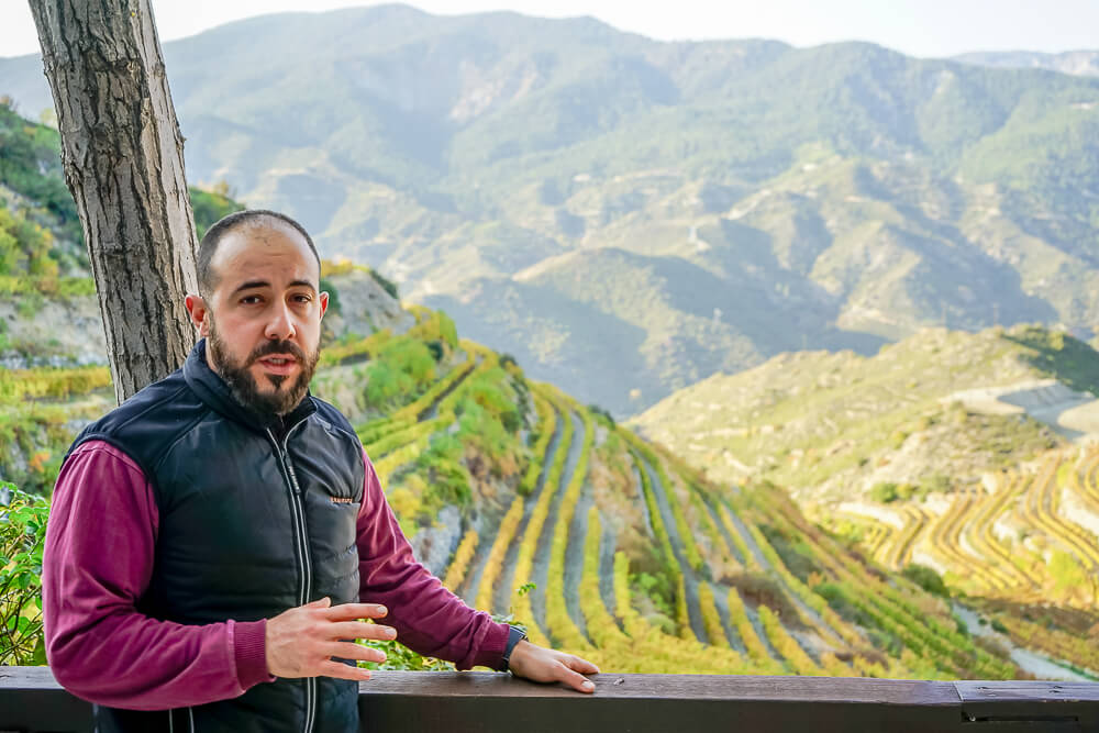 Tsiakkas Weingut Zypern - Orestis Tsiakkas im Weingut
