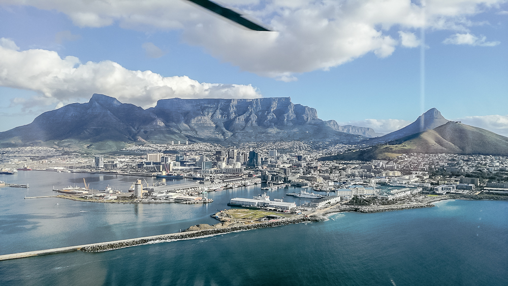 Kapstadt und sein Hafen aus der Luft