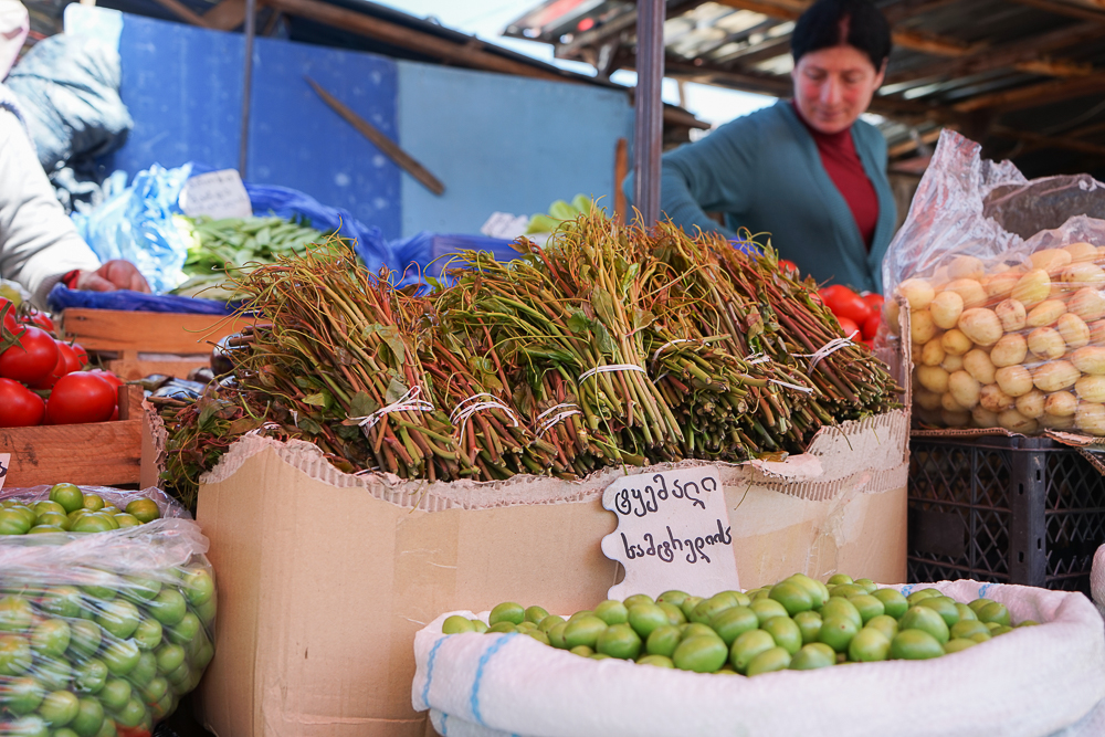 Dezerter Bazaar Tsibili, Georgien - authentische georgische Lebensmittel