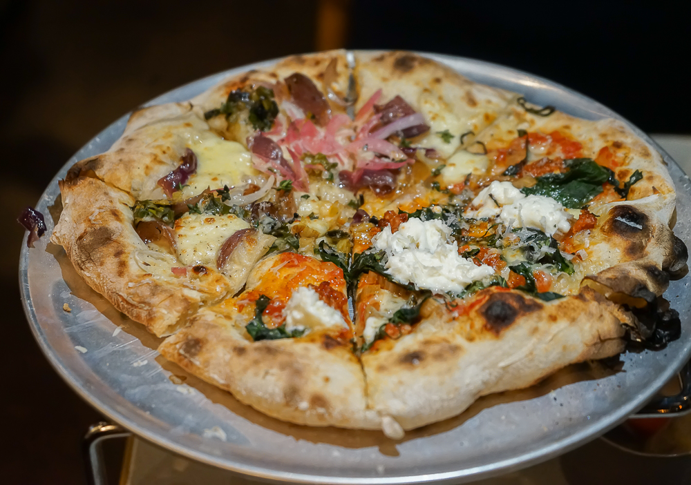 Estelle Dining, Berlin - Grandioser Pizzaboden und zwei Beläge