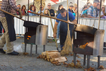 Kastanienfest in Ascona - Schlange stehen für frische Kastanien