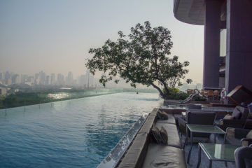 SO Sofitel Bangkok - Die Stadt erwacht, Blick vom Infinity Pool