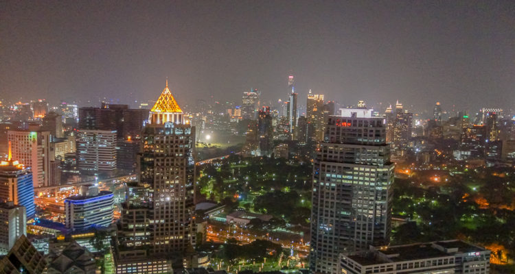 SO Sofitel Bangkok - Lumphini bei Nacht