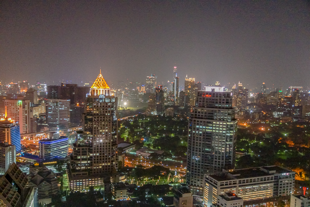 SO Sofitel Bangkok - Lumphini bei Nacht