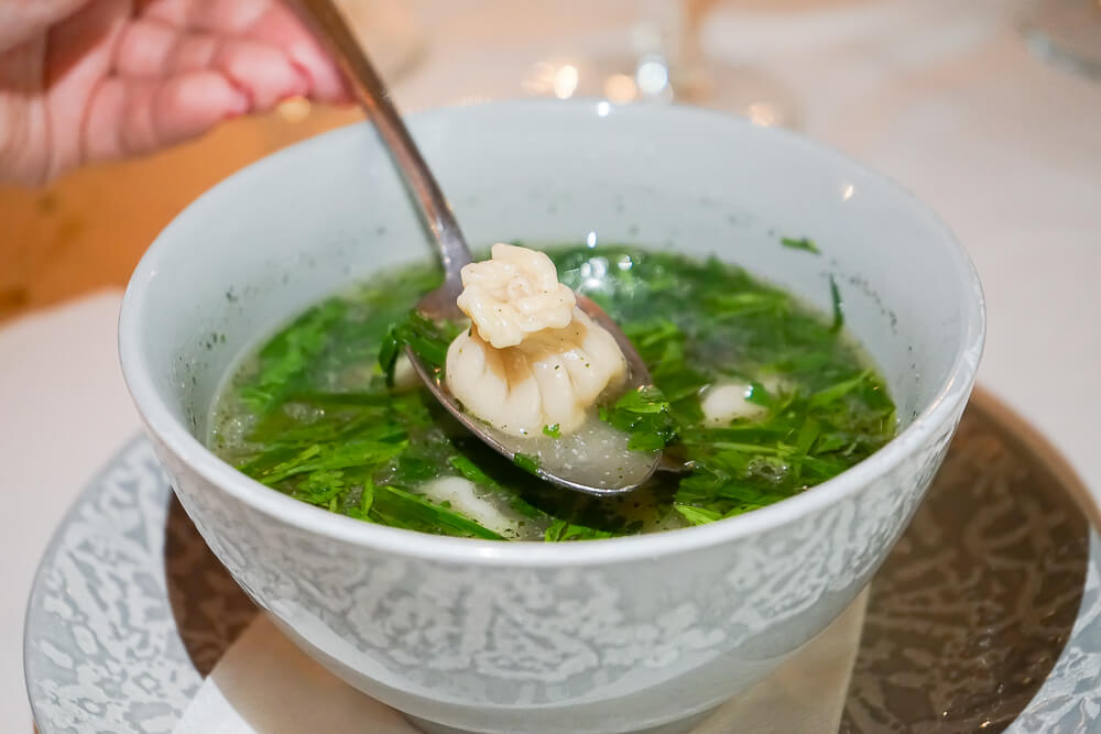 Mindal Café, St. Petersburg - Mini Chinkali in frischer Suppe