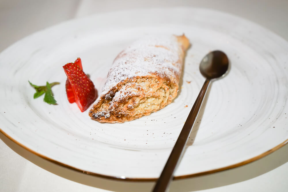 Mindal Café, St. Petersburg - famoser heißer Strudel